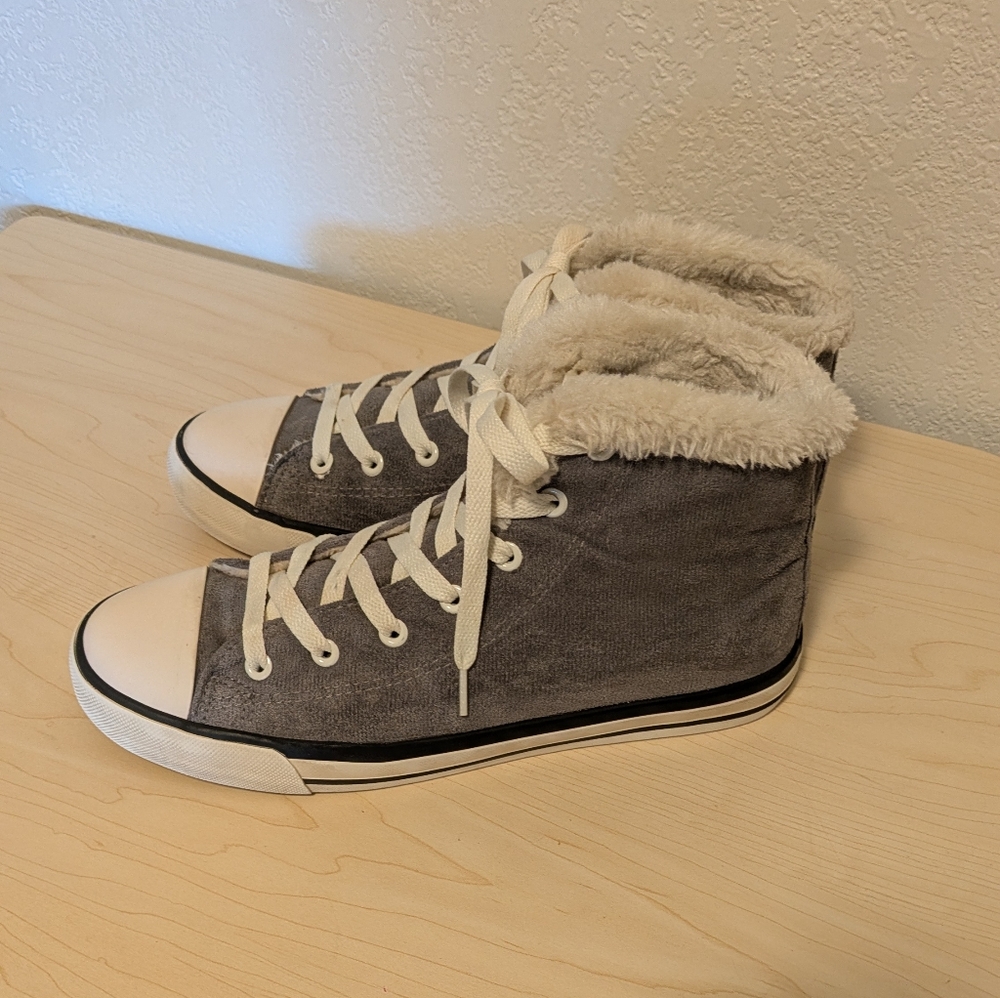 Women's Gray High-Top Sneakers with Faux Fur Lining - Picture 3 of 9